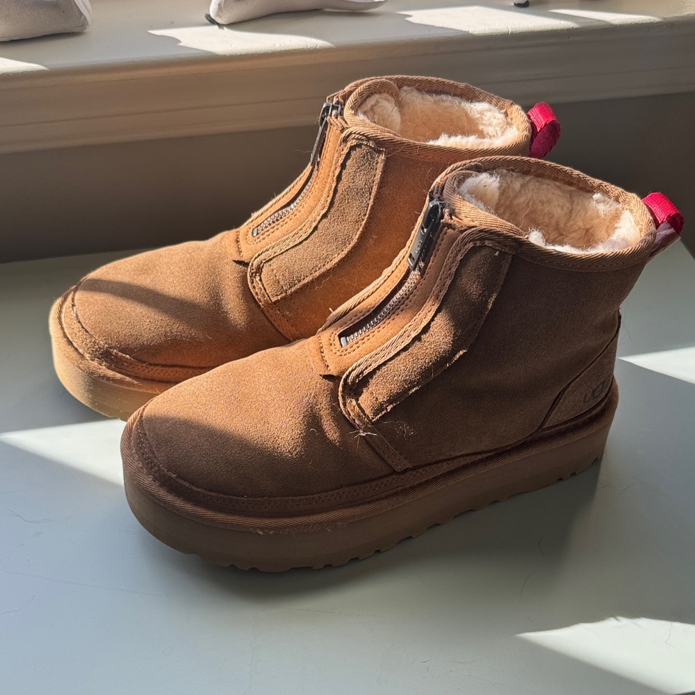 UGG Neumel Boots